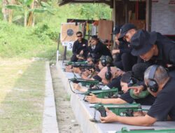 Polhut Latihan Menembak Bersama Brimob Untuk Meningkatkan Kualitas