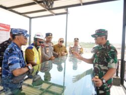 Jelang Idhul Fitri Pangdam VI/Mlw Bersama Kapolda Kaltim Tinjau Pos Pengamanan di Wilayah IKN