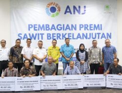 SMM Serahkan Premi Minyak Sawit Berkelanjutan kepada Petani Sawit Belitung Timur