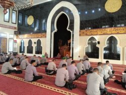 Bentuk Karakter Anggota Polri yang Humanis, Batalyon A Pelopor Brimob Kaltim Laksanakan Binrohtal Rutin