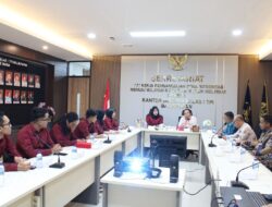 Imigrasi Balikpapan Berbagi Strategi Kehumasan dengan Bapas Balikpapan