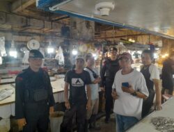 Brimob Kaltim Perketat Patroli di Pasar Tradisional Selama Ramadan untuk Jaga Keamanan