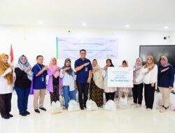 Angkasa Pura Bagikan 467 Paket Sembako untuk Warga Sekitar Bandara SAMS Sepinggan