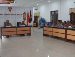 Dansat Brimob Polda Kaltim Tekankan Disiplin Perwira dan Kelengkapan Personel dalam Anev Kinerja