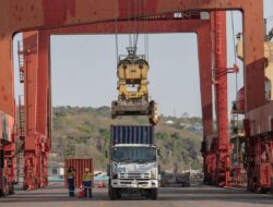 Arus Truk Peti Kemas di TPK Kupang Kembali Normal, Antrean Ekstrem Tak Lagi Terjadi