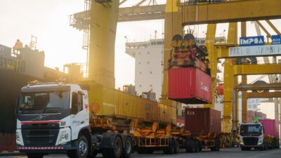 Pelindo Klarifikasi Isu Antrean Kapal, Layanan Terminal Tanjung Perak Diklaim Normal