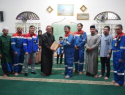 Safari Ramadan di Sungai Wain, Kilang RU V Balikpapan Salurkan Santunan dan Bantuan Masjid
