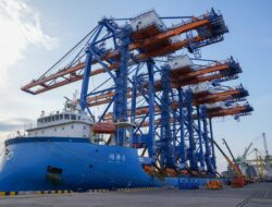 Pelindo Tambah Empat Crane Raksasa di TPK Semarang, Perkuat Layanan Kapal Peti Kemas