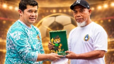 Pelatih SKO Riau Yulnedi Tanjung Raih Penghargaan Pelatih Terbaik Haornas Kampar